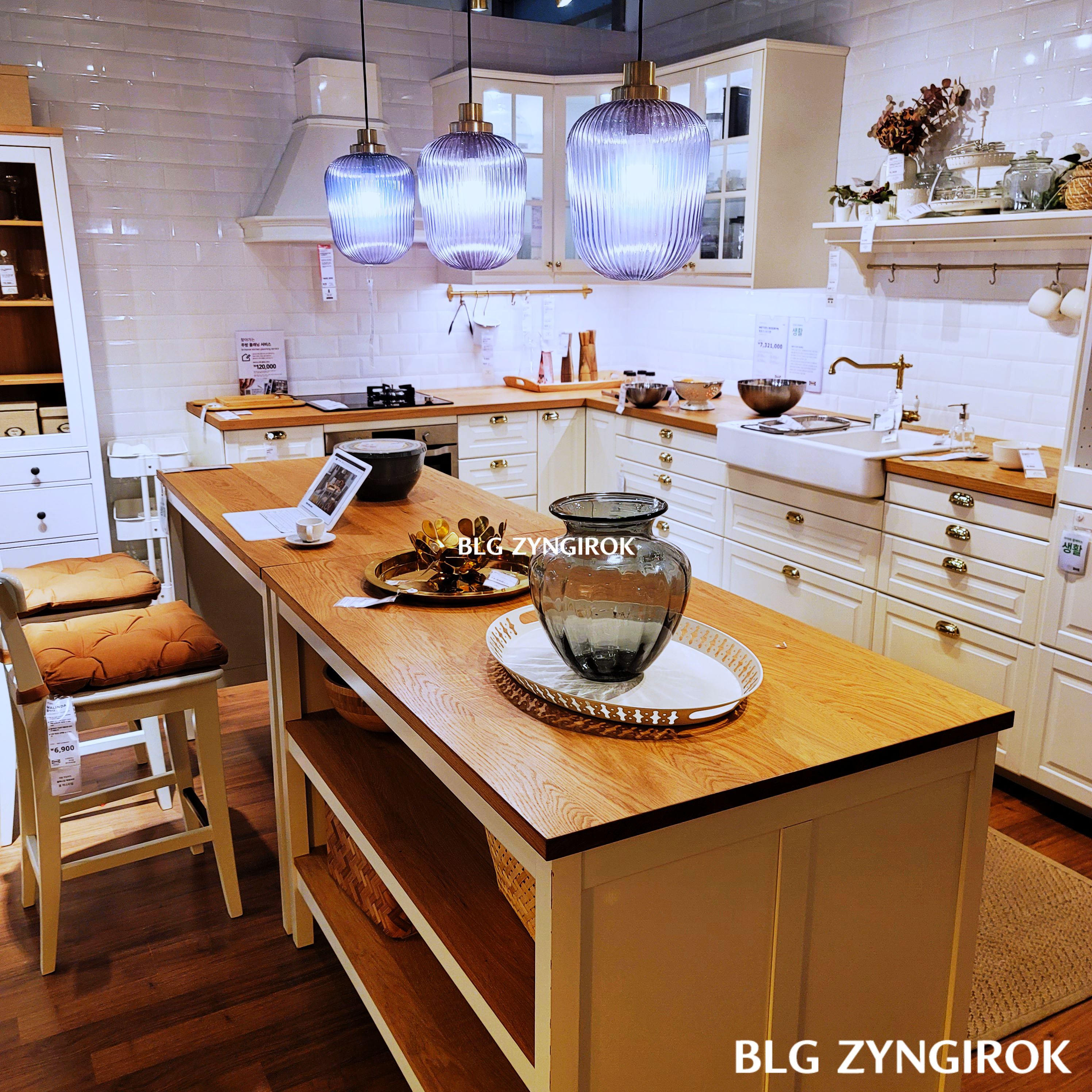 이케아-가구들을-이용해-만든-주방모습이다.