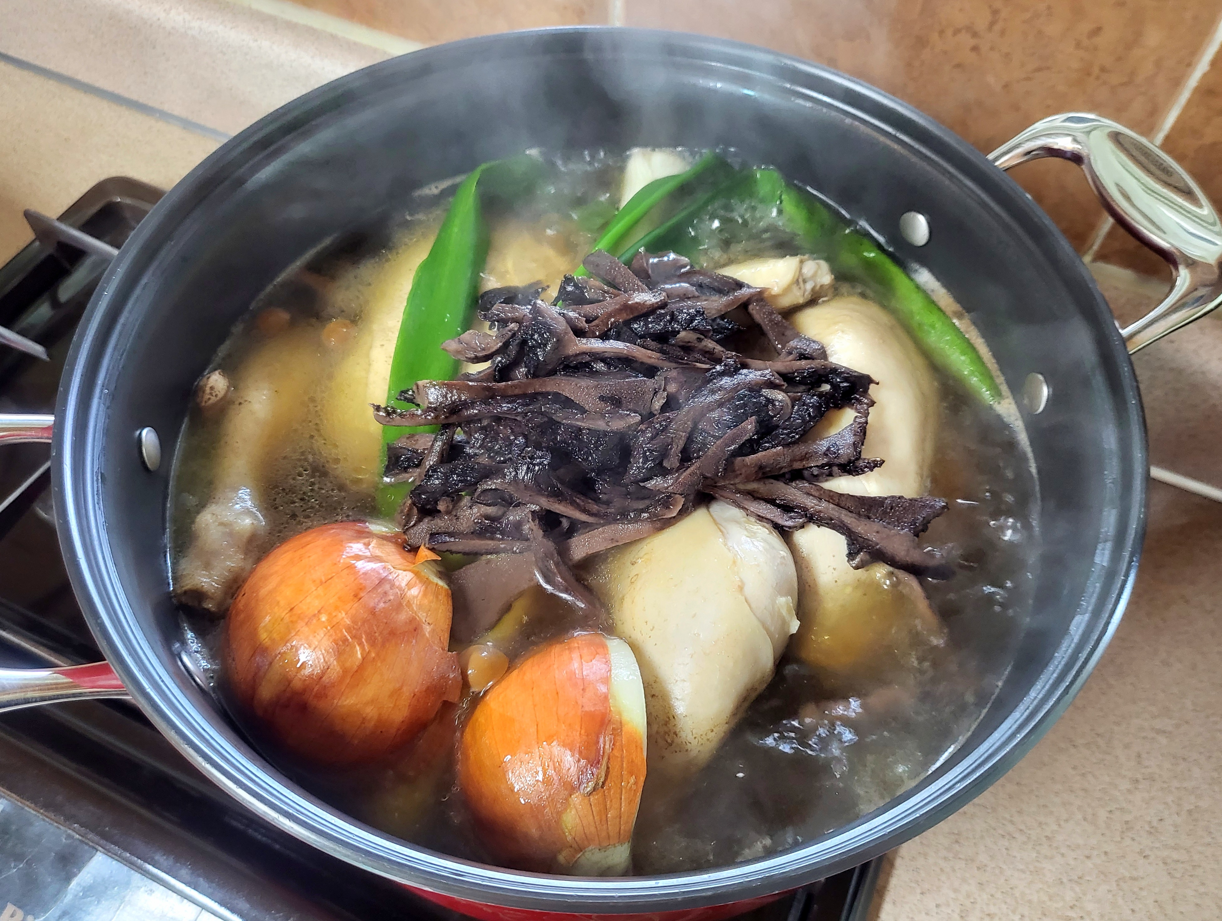 능이닭백숙